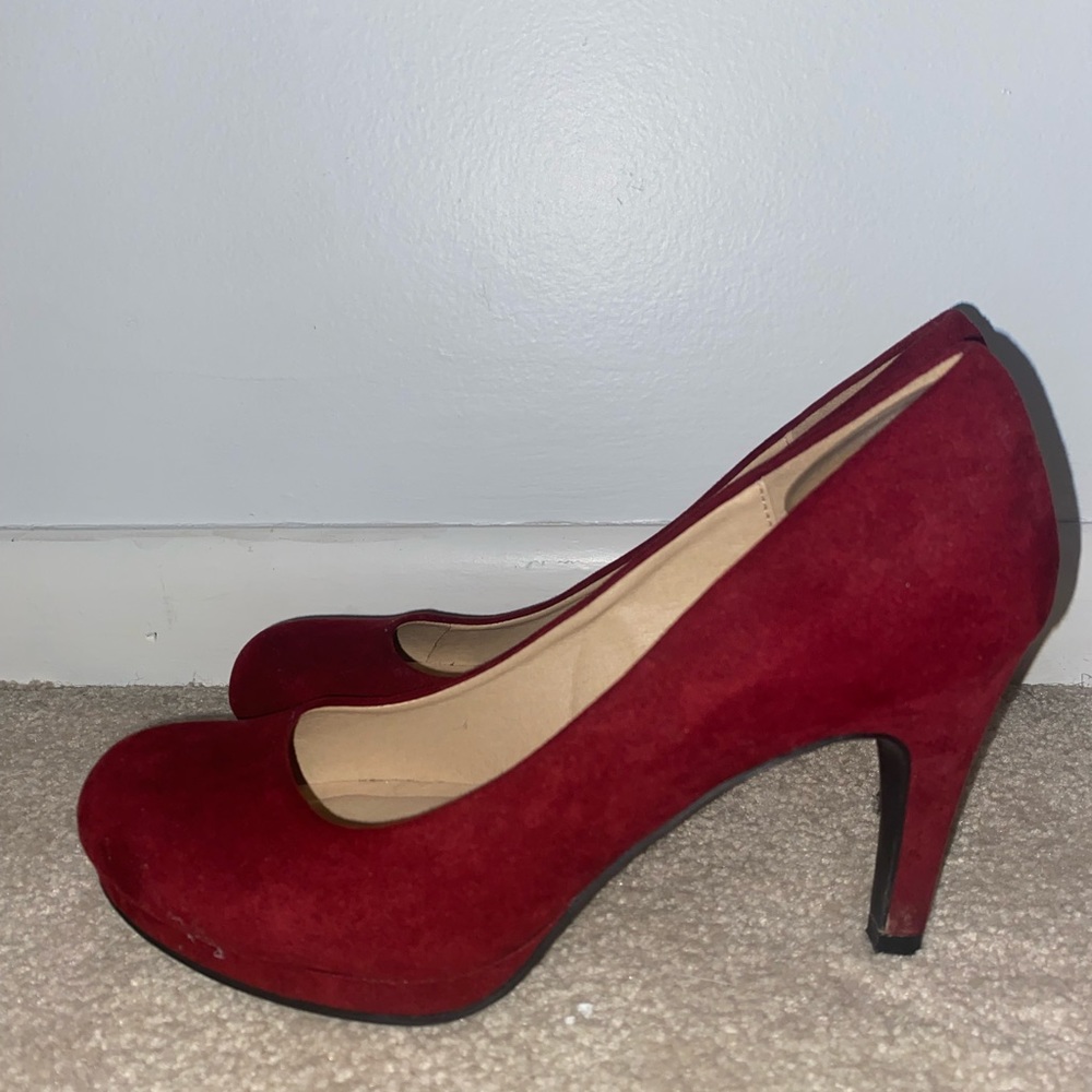 CL by Laundry velvet heels